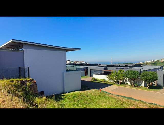 692M² VACANT LAND FOR SALE IN SIBAYA PRECINCT